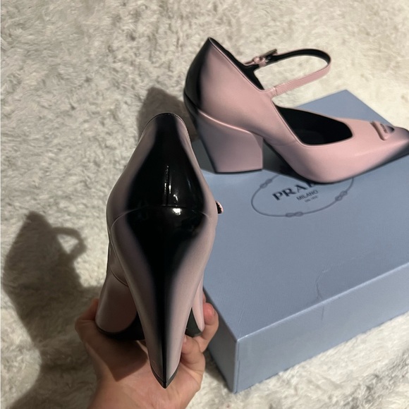 NIB Prada Logo Toe Mary Jane Pump - Picture 9 of 16